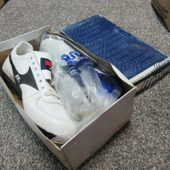 mizuno vintage shoes